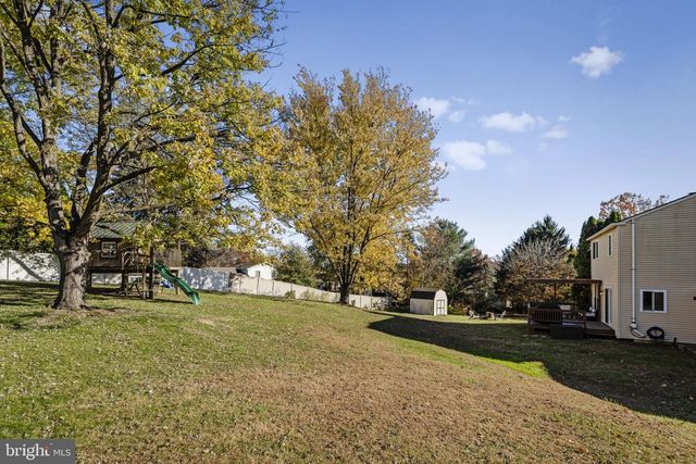 3 DUTTON CT, York, PA 17402