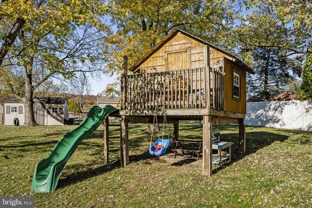 3 DUTTON CT, York, PA 17402