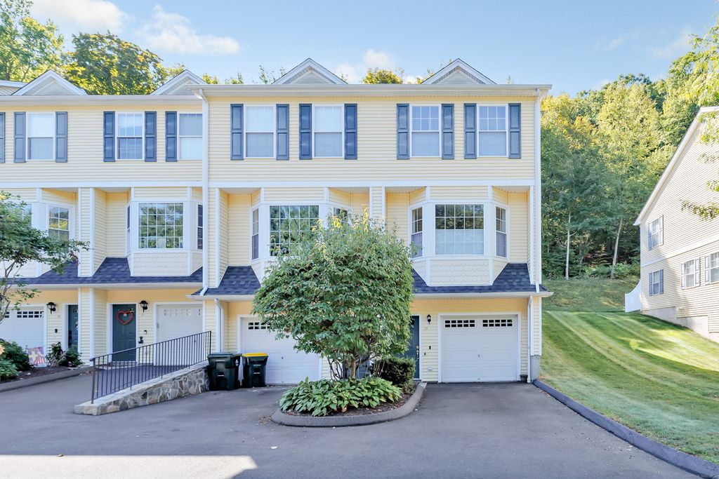 13 Great Oak Ridge Way 13, Seymour, CT 06483