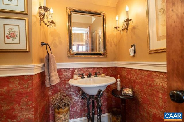 2004 SEVEN MEADOWS LN, Appomattox, VA 24522