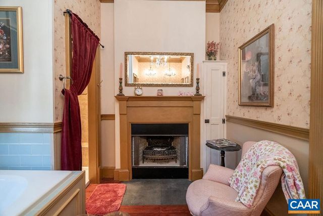 2004 SEVEN MEADOWS LN, Appomattox, VA 24522