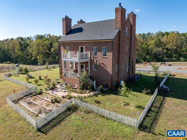 2004 SEVEN MEADOWS LN, Appomattox, VA 24522