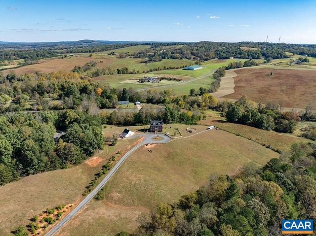 2004 SEVEN MEADOWS LN, Appomattox, VA 24522