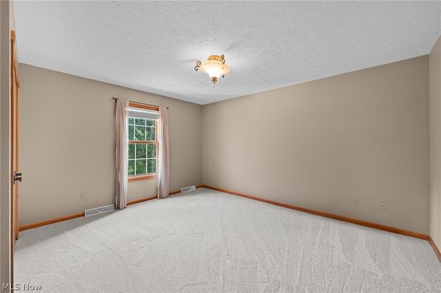 1413 Ashford Glen Lane, Sagamore Hills, OH 44067