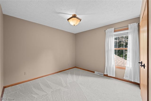1413 Ashford Glen Lane, Sagamore Hills, OH 44067