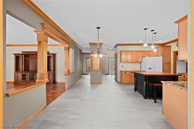 1413 Ashford Glen Lane, Sagamore Hills, OH 44067