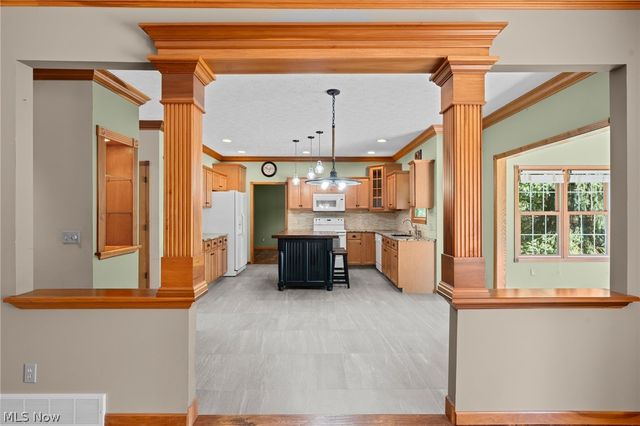 1413 Ashford Glen Lane, Sagamore Hills, OH 44067