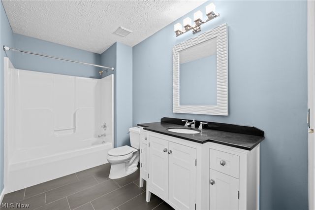 1413 Ashford Glen Lane, Sagamore Hills, OH 44067