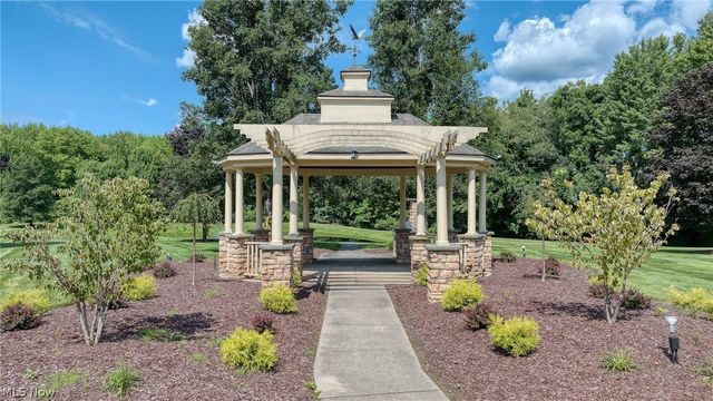 1413 Ashford Glen Lane, Sagamore Hills, OH 44067