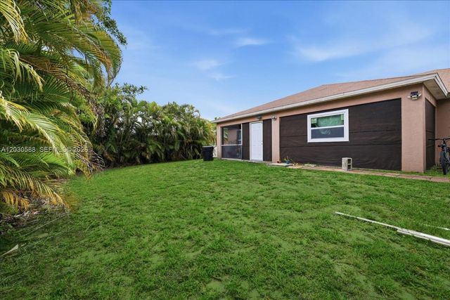 403 SW 28th PL, Cape Coral, FL 33991