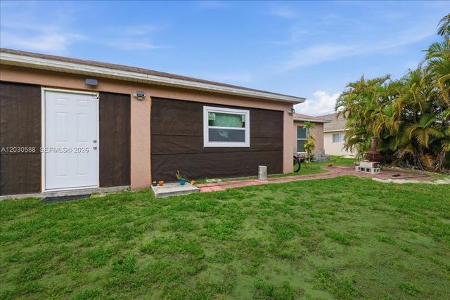 403 SW 28th PL, Cape Coral, FL 33991