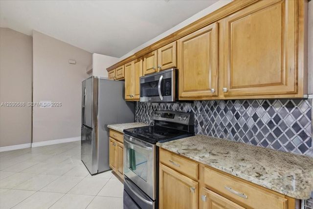 403 SW 28th PL, Cape Coral, FL 33991