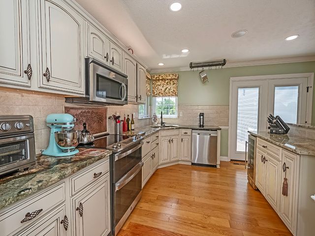 2010 Michael Drive, Baldwin Boro, PA 15227