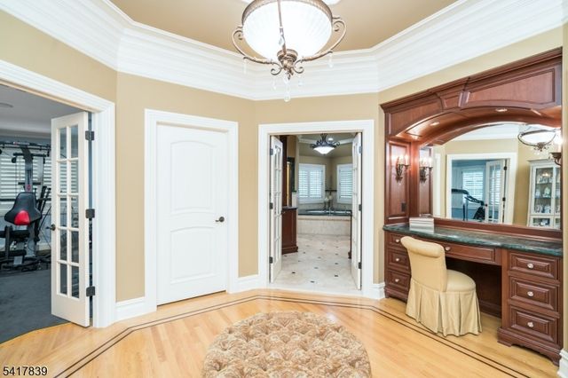 22 Sunset Ln, Upper Saddle River Boro, NJ 07458