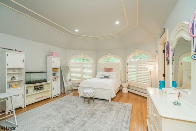22 Sunset Ln, Upper Saddle River Boro, NJ 07458