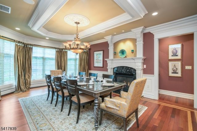 22 Sunset Ln, Upper Saddle River Boro, NJ 07458