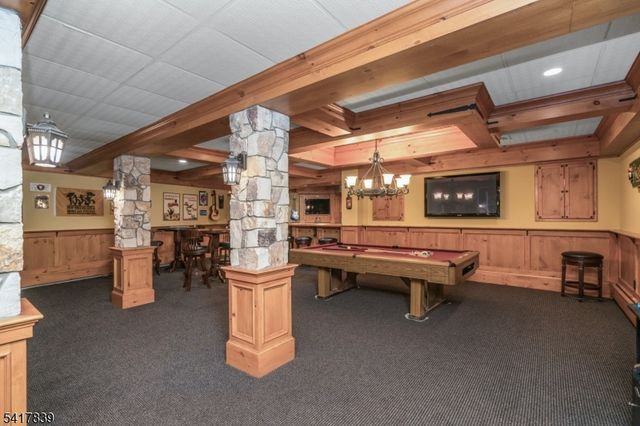 22 Sunset Ln, Upper Saddle River Boro, NJ 07458