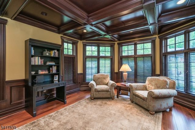 22 Sunset Ln, Upper Saddle River Boro, NJ 07458