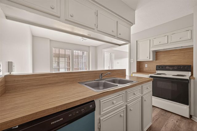 11511 Nobility Drive A, Houston, TX 77477