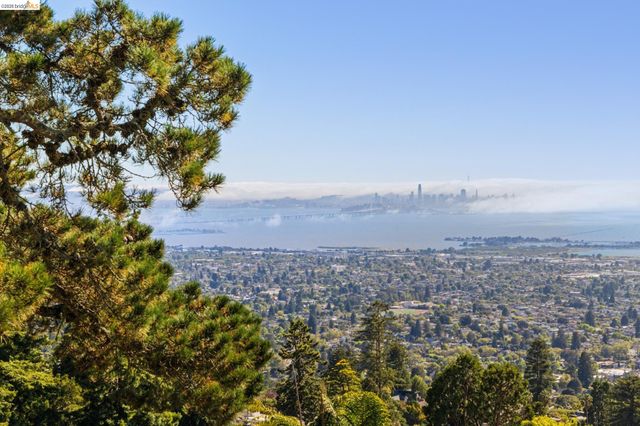 706 Hilldale Ave, Berkeley, CA 94708