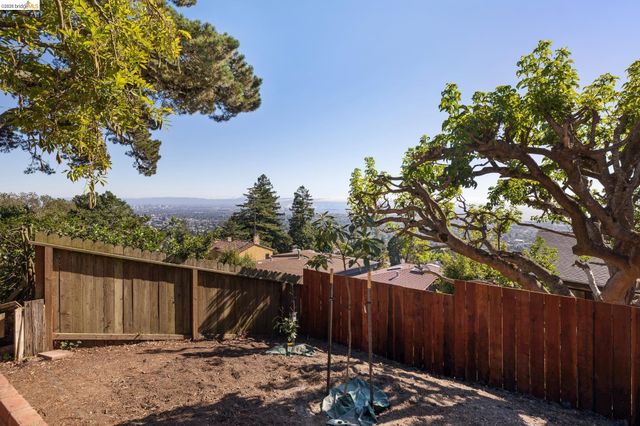 706 Hilldale Ave, Berkeley, CA 94708