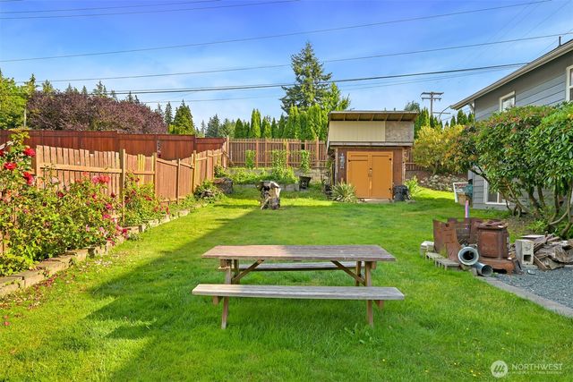 1501 Lakeway Dr., Bellingham, WA 98225