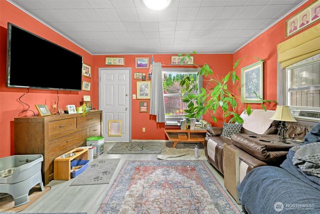 1501 Lakeway Dr., Bellingham, WA 98225