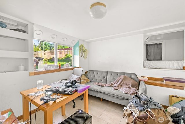 1501 Lakeway Dr., Bellingham, WA 98225