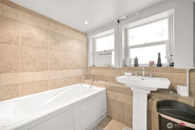 1501 Lakeway Dr., Bellingham, WA 98225