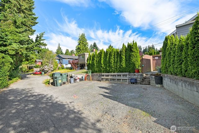 1501 Lakeway Dr., Bellingham, WA 98225