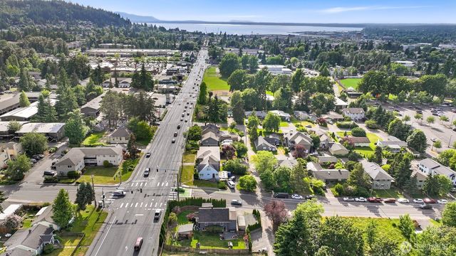 1501 Lakeway Dr., Bellingham, WA 98225