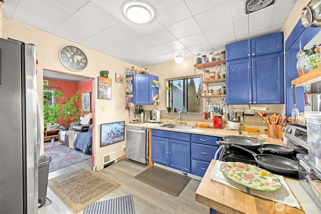 1501 Lakeway Dr., Bellingham, WA 98225