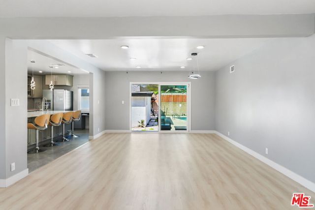 8901 Rubio Avenue, North Hills (los Angeles), CA 91343