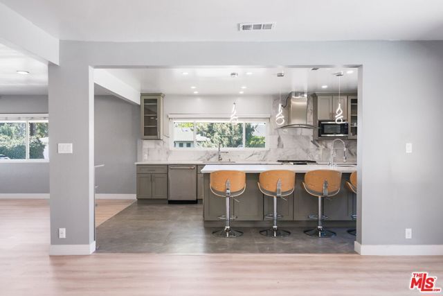 8901 Rubio Avenue, North Hills (los Angeles), CA 91343