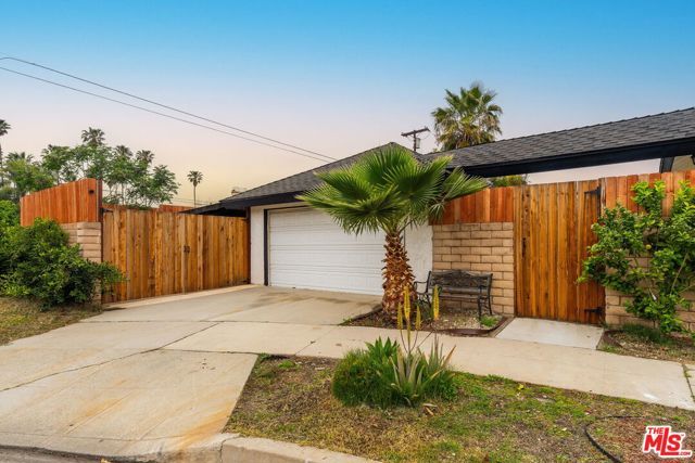 8901 Rubio Avenue, North Hills (los Angeles), CA 91343