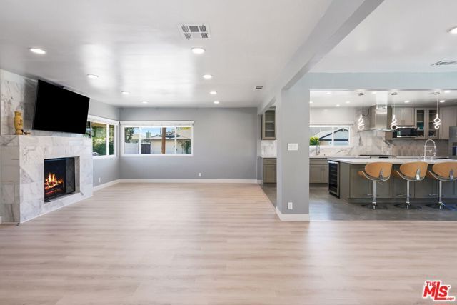 8901 Rubio Avenue, North Hills (los Angeles), CA 91343