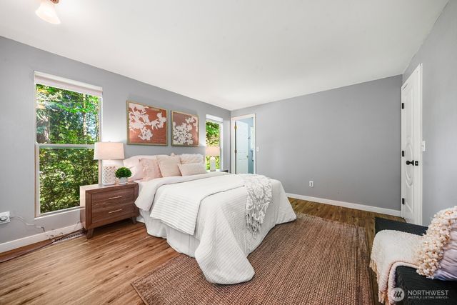 8910 NE 195th Street NE, Bothell, WA 98011