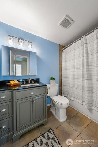 8910 NE 195th Street NE, Bothell, WA 98011