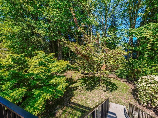 8910 NE 195th Street NE, Bothell, WA 98011