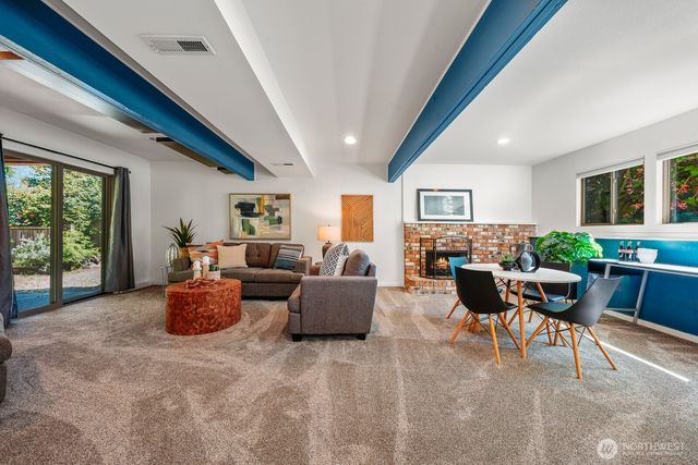 8910 NE 195th Street NE, Bothell, WA 98011