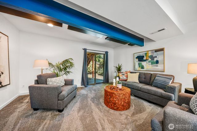 8910 NE 195th Street NE, Bothell, WA 98011