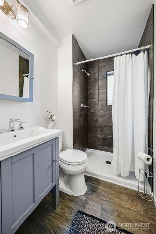 8910 NE 195th Street NE, Bothell, WA 98011