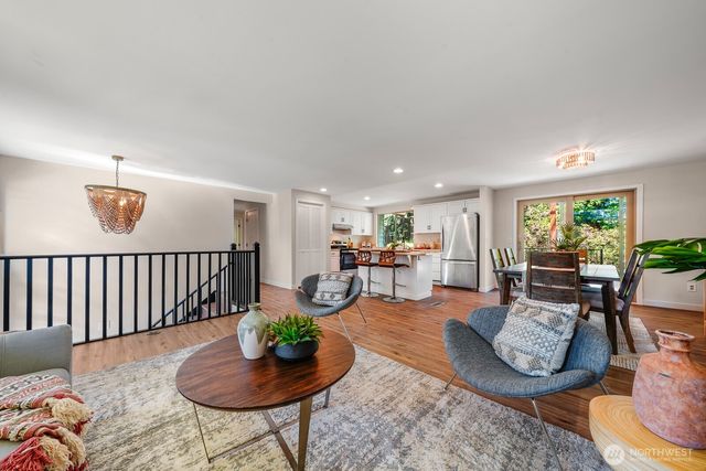 8910 NE 195th Street NE, Bothell, WA 98011