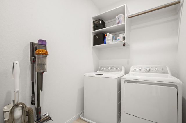 321 Langhorne BND, Liberty Hill, TX 78642