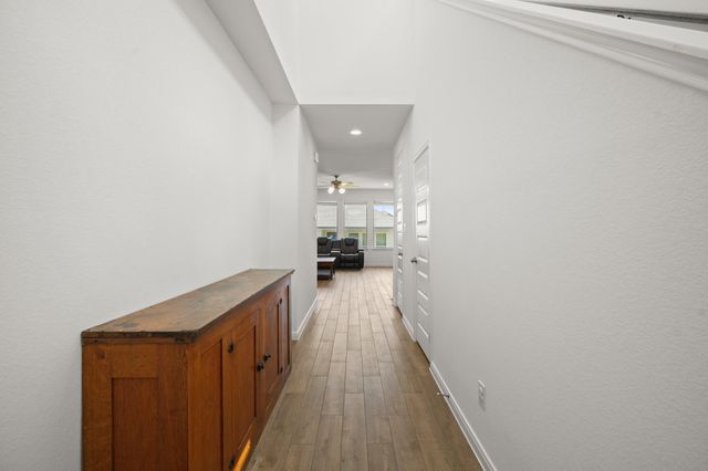 321 Langhorne BND, Liberty Hill, TX 78642