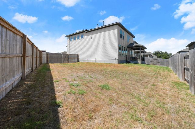321 Langhorne BND, Liberty Hill, TX 78642