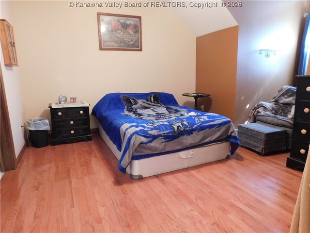 1724 Sugar Creek Drive, Charleston, WV 25312