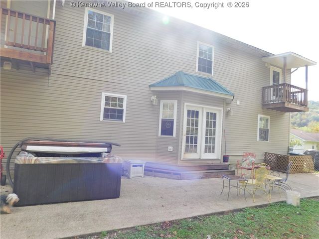1724 Sugar Creek Drive, Charleston, WV 25312