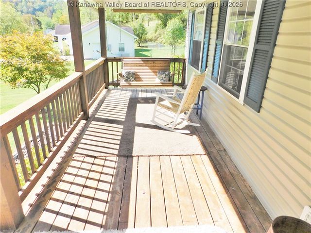 1724 Sugar Creek Drive, Charleston, WV 25312