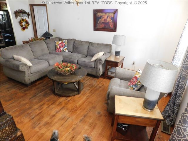 1724 Sugar Creek Drive, Charleston, WV 25312